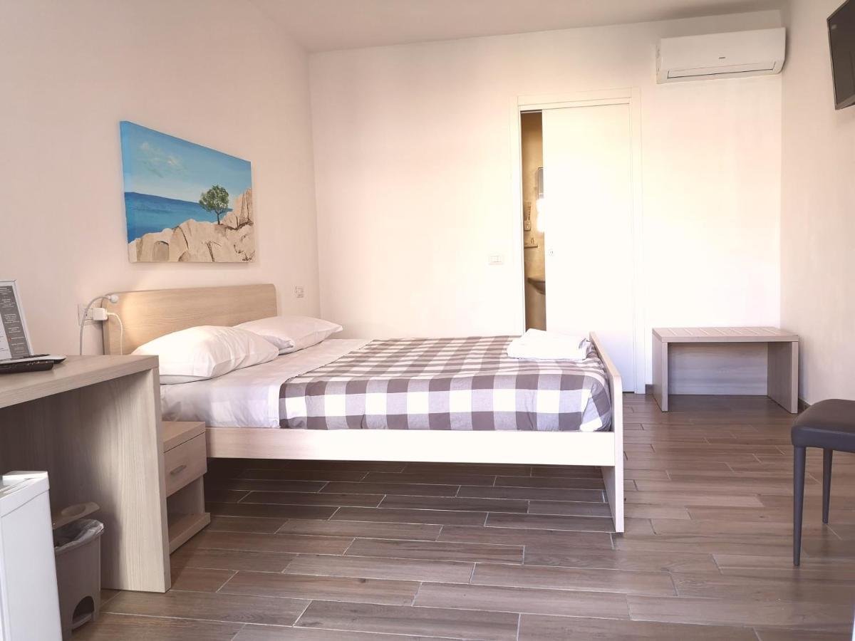 Academy Hotel Fiumicino Extérieur photo