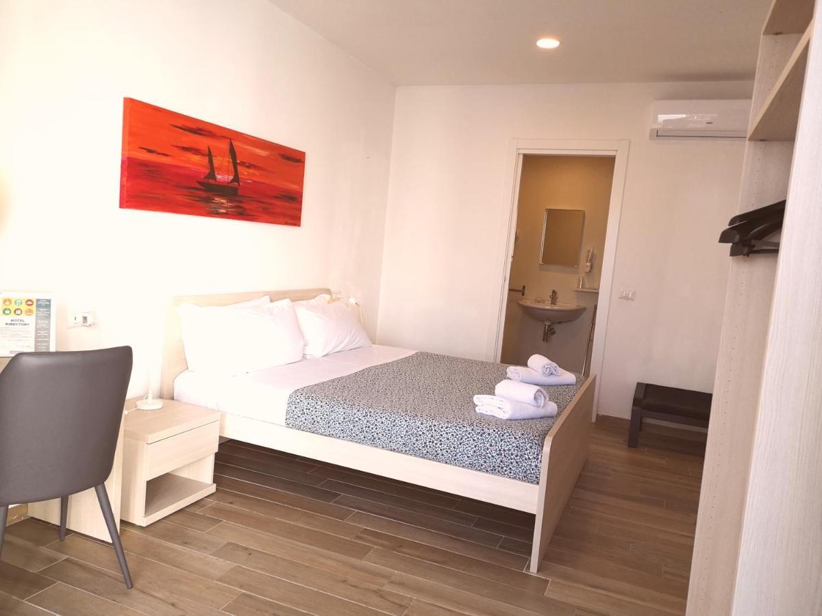 Academy Hotel Fiumicino Extérieur photo