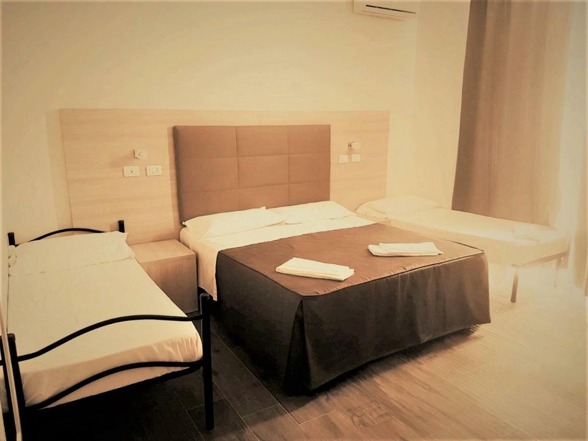 Academy Hotel Fiumicino Extérieur photo