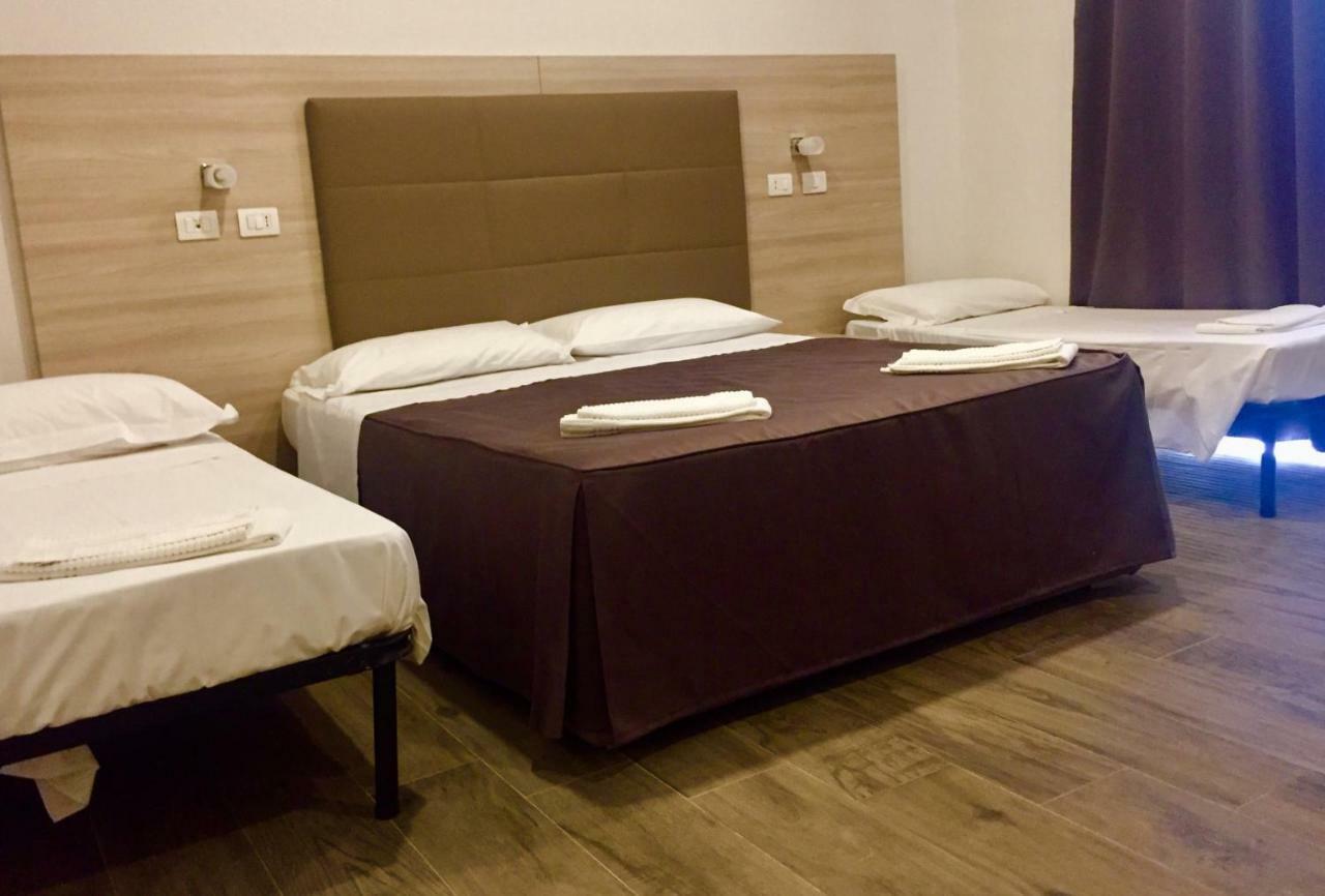 Academy Hotel Fiumicino Extérieur photo