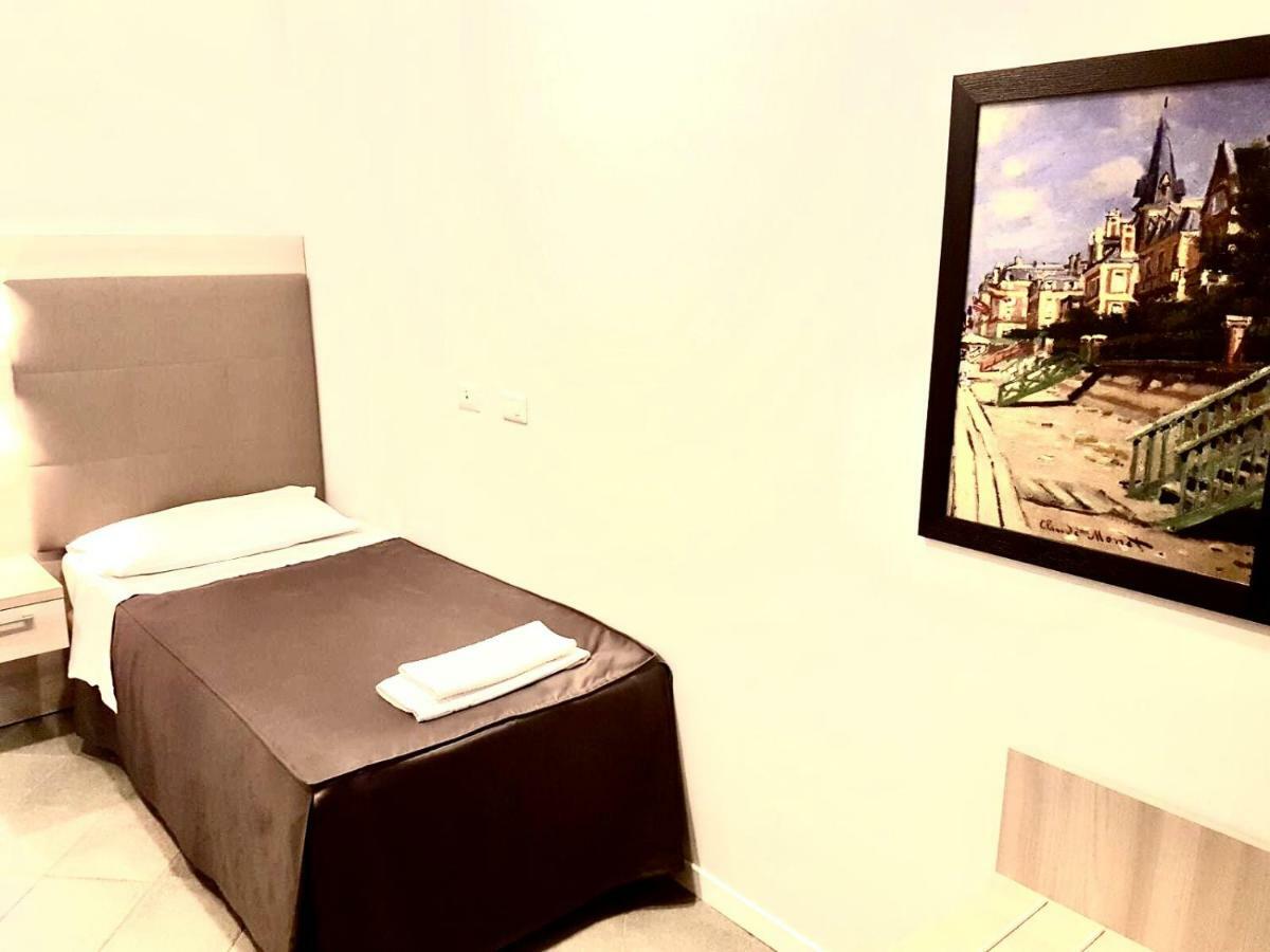 Academy Hotel Fiumicino Extérieur photo