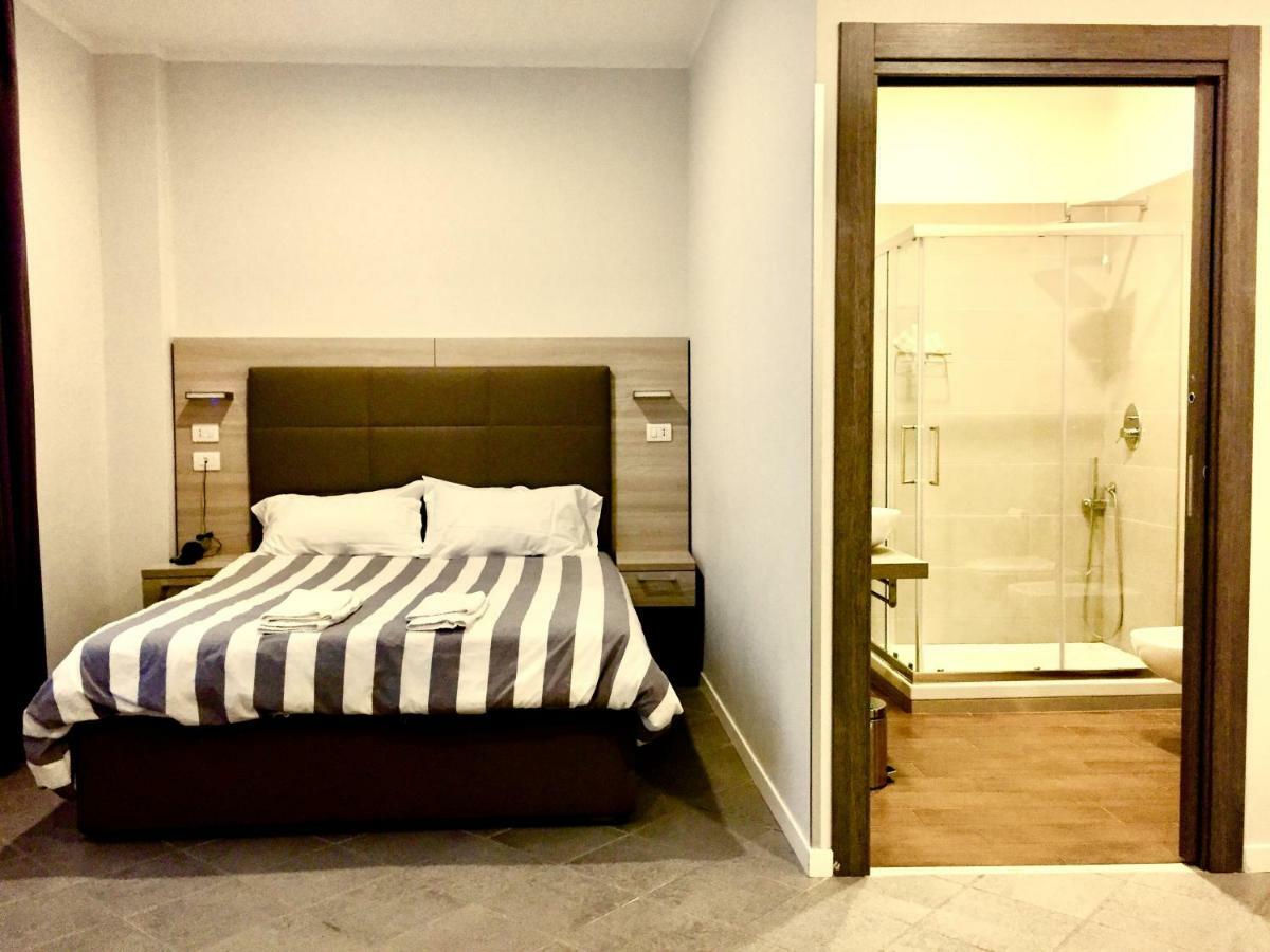 Academy Hotel Fiumicino Extérieur photo