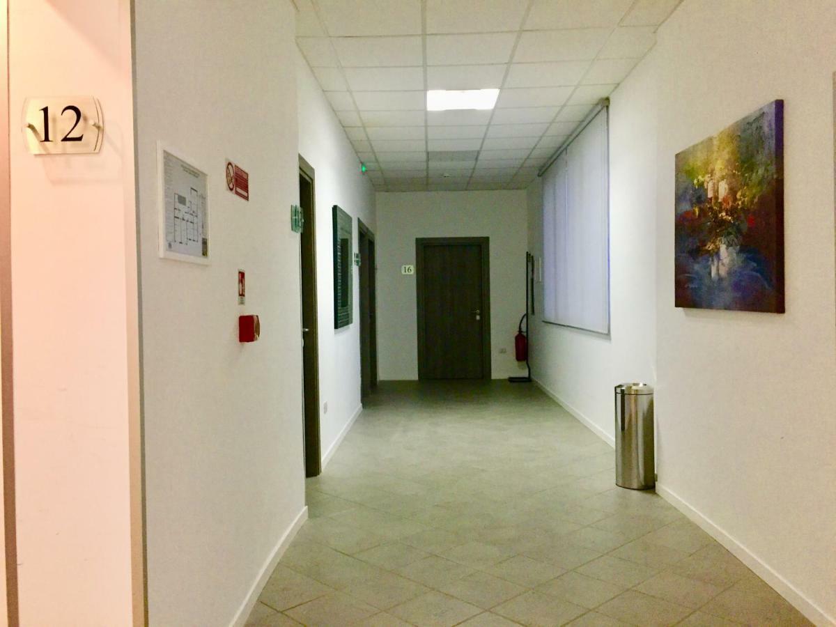 Academy Hotel Fiumicino Extérieur photo